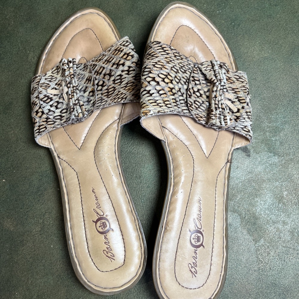 Womens Born Crown Patent Leather Slides Size‎ 9